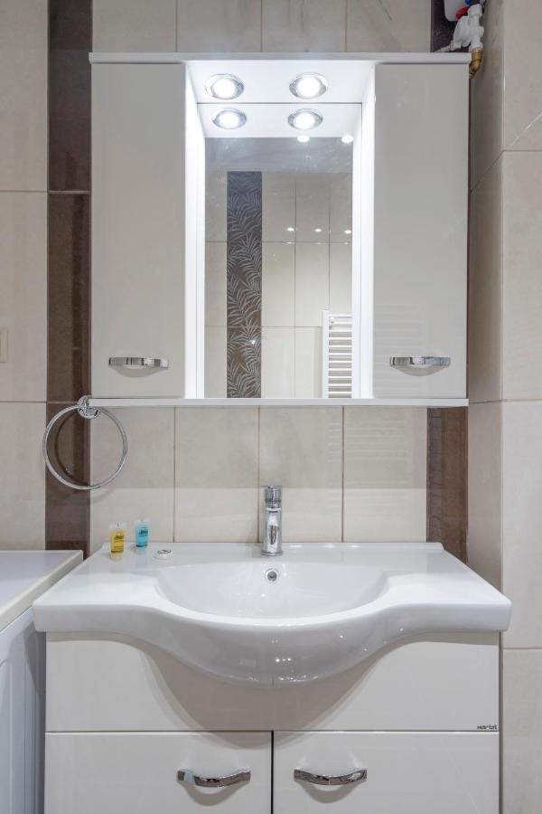2 Bedroom Renovated Apartment With A View Athens Luaran gambar